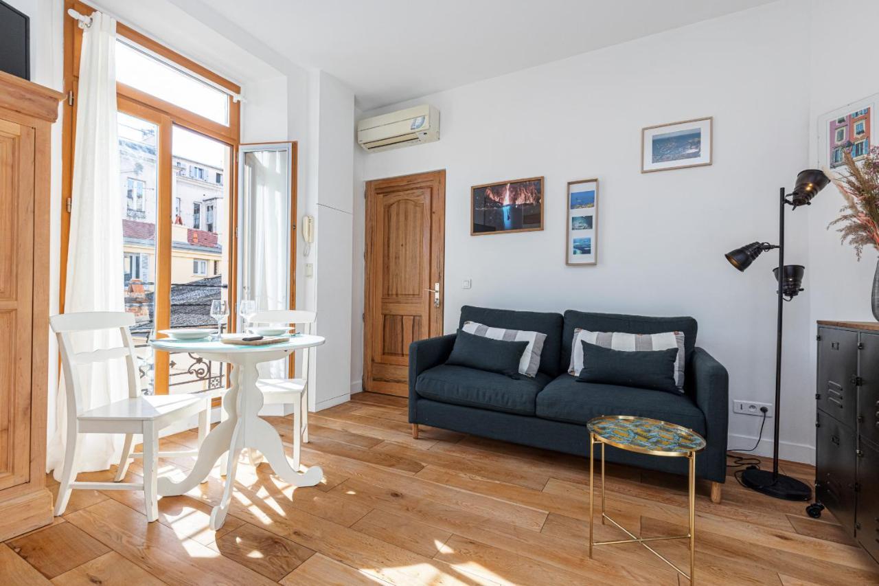 1 Bdr Downtown Near Place Massena Nice Exterior photo